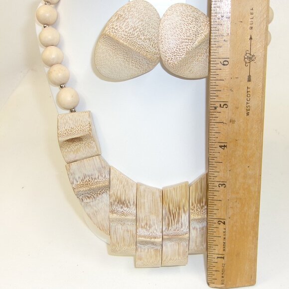 Vintage Blonde Wood Chunky Necklace‎ & Post Earrings Jewelry Set - Picture 2 of 3
